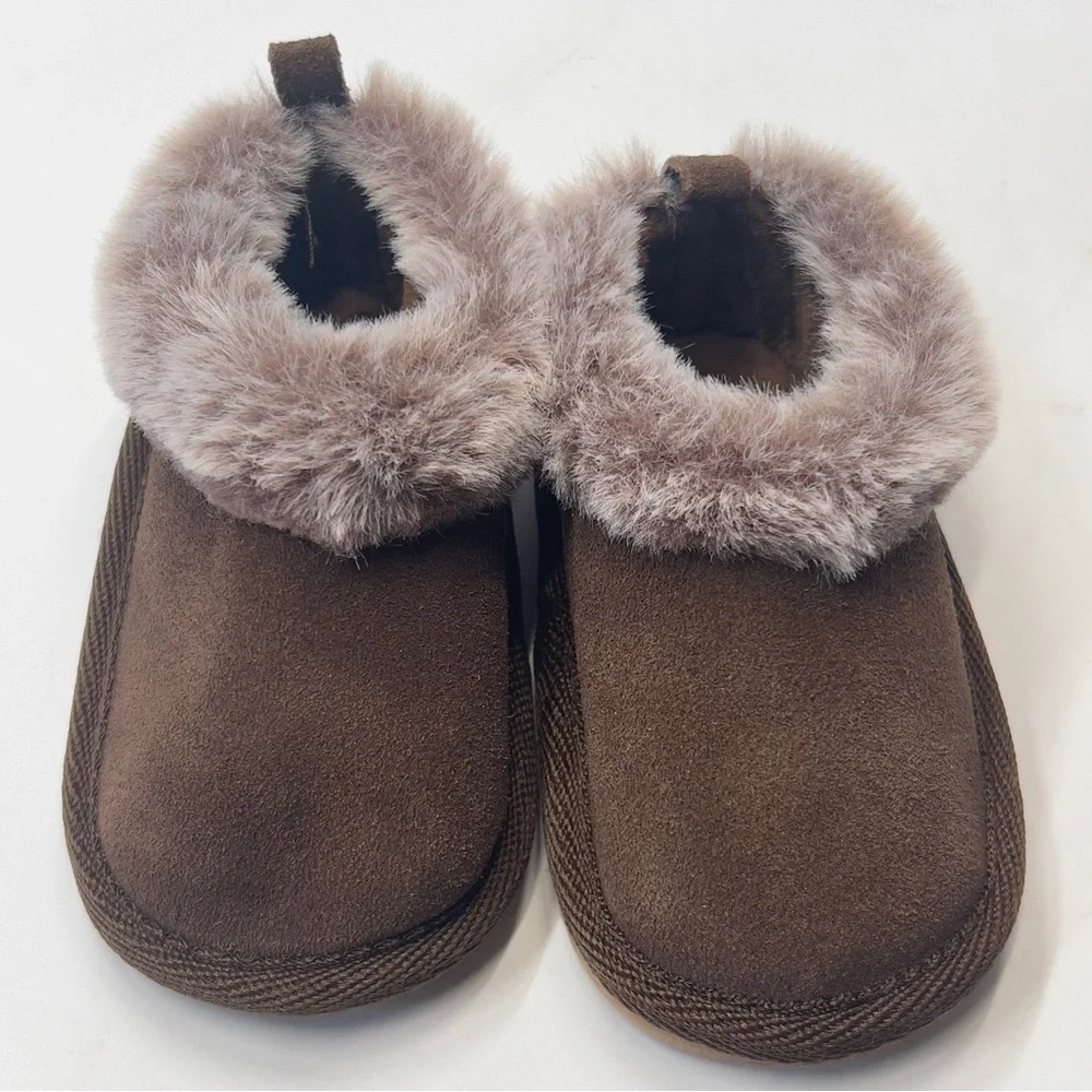 BEARPAW child’s brown Booties With Fur 0/6 months